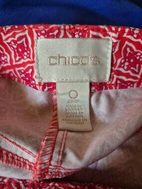 CHICO'S crops, size 0,red.white